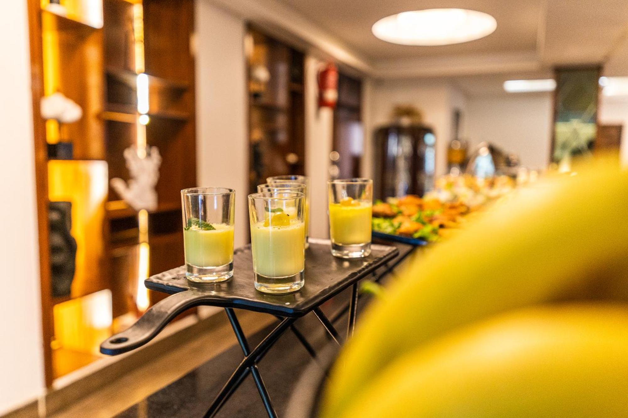 One Hotel Καζαμπλάνκα Εξωτερικό φωτογραφία A buffet at a hotel