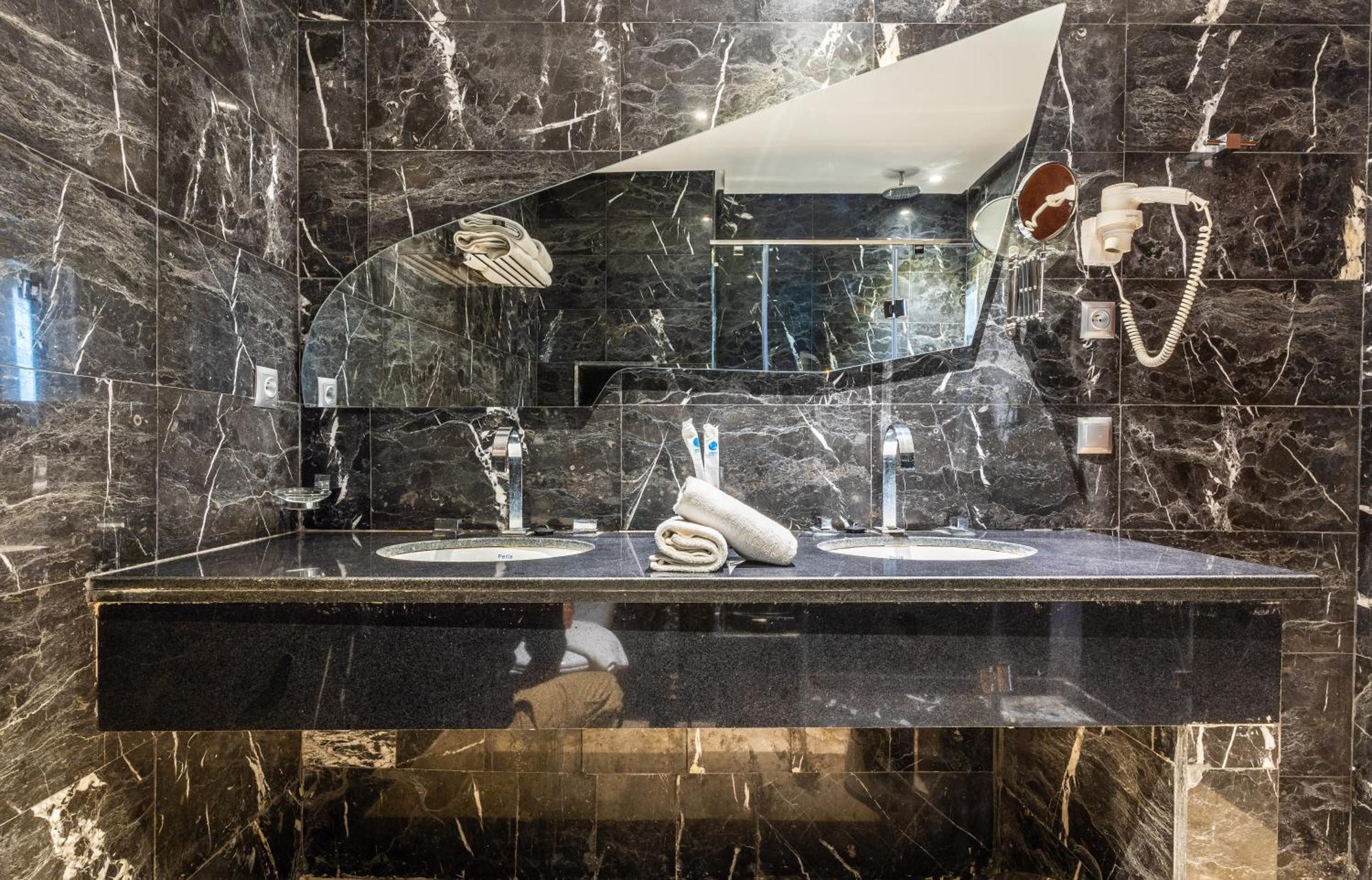 One Hotel Καζαμπλάνκα Εξωτερικό φωτογραφία Bathroom in a hotel